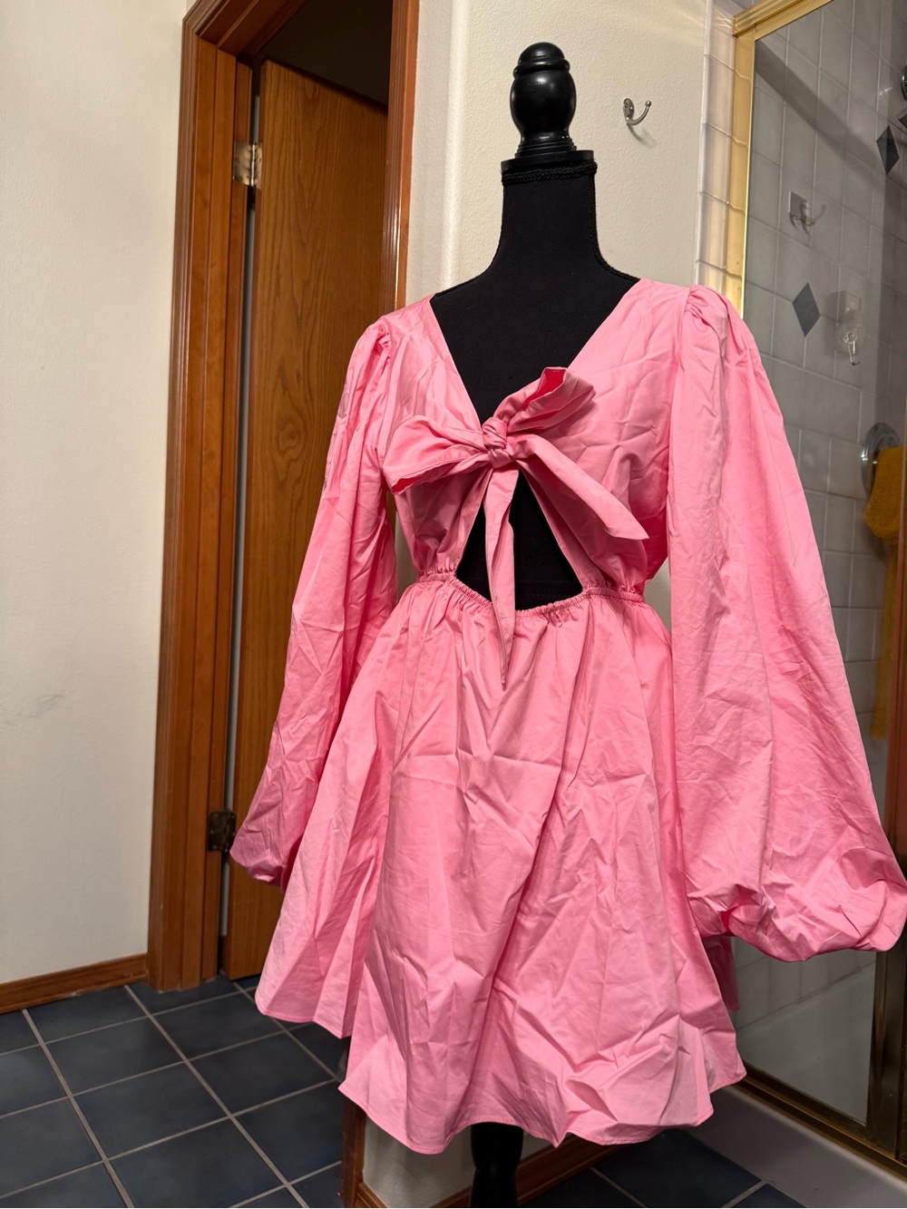 Akira Pink Bow-Front